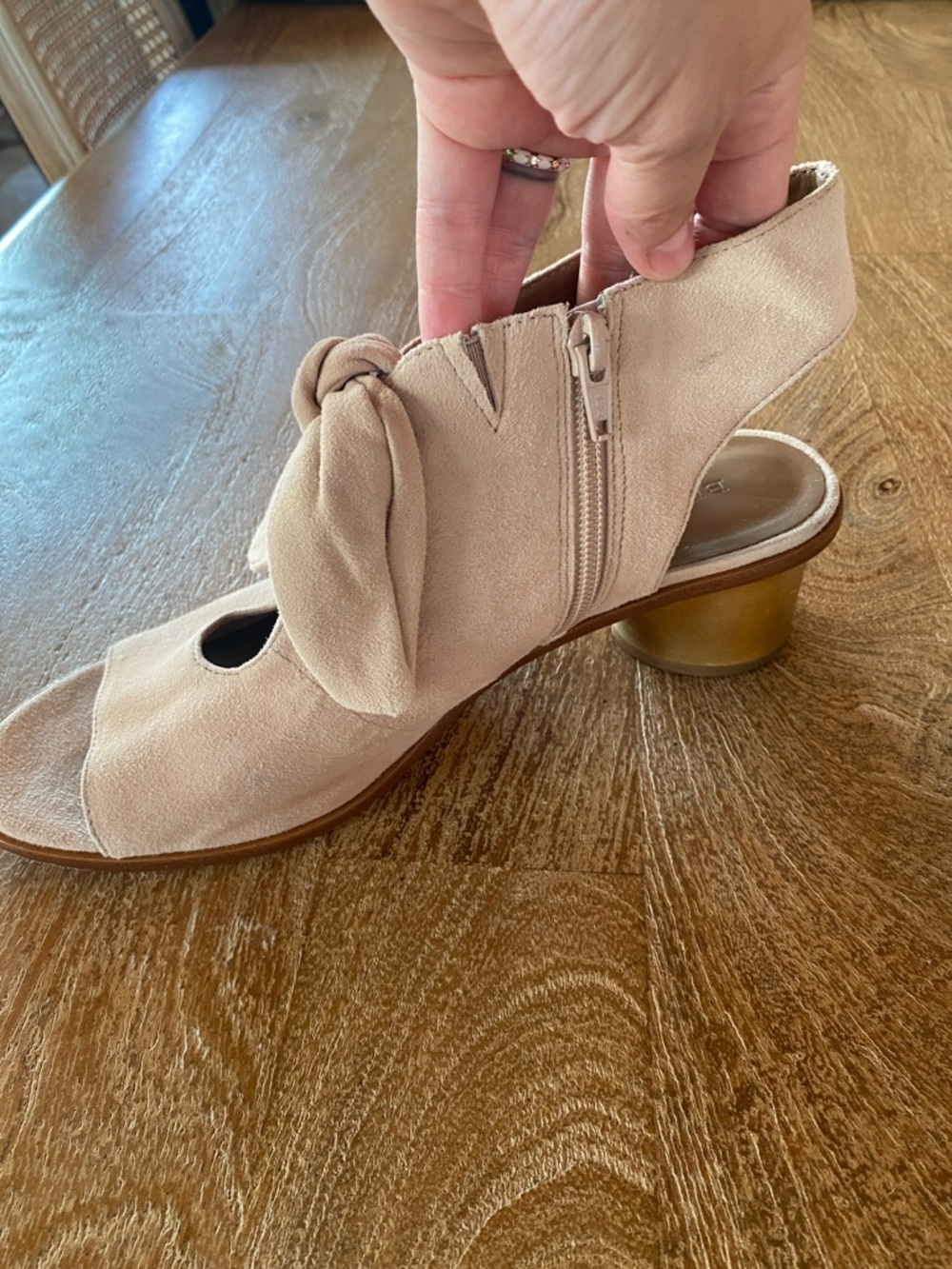 Bernardo “Luna” bow heels - Picture 6 of 15